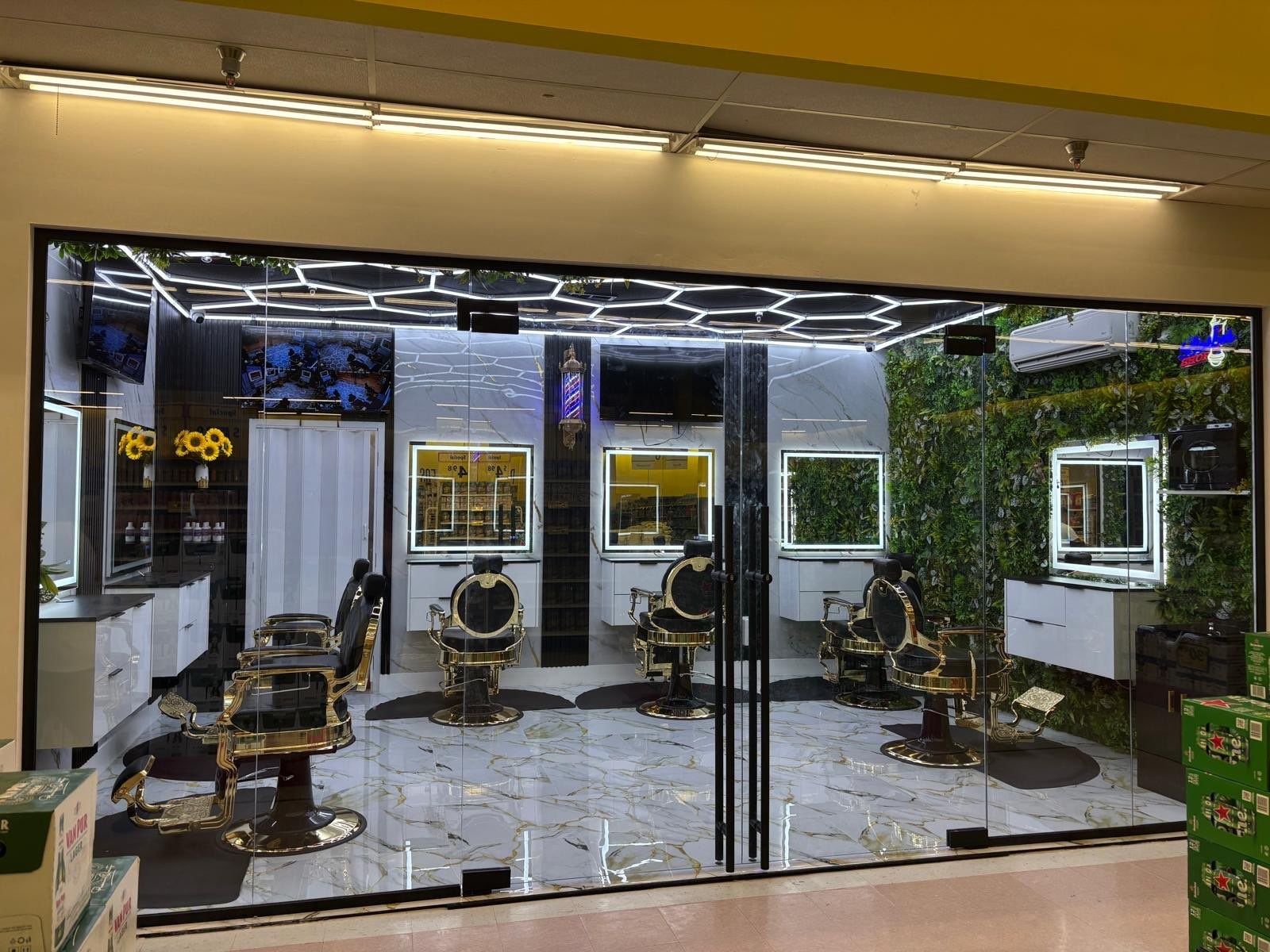 Barbershop Delux Cut