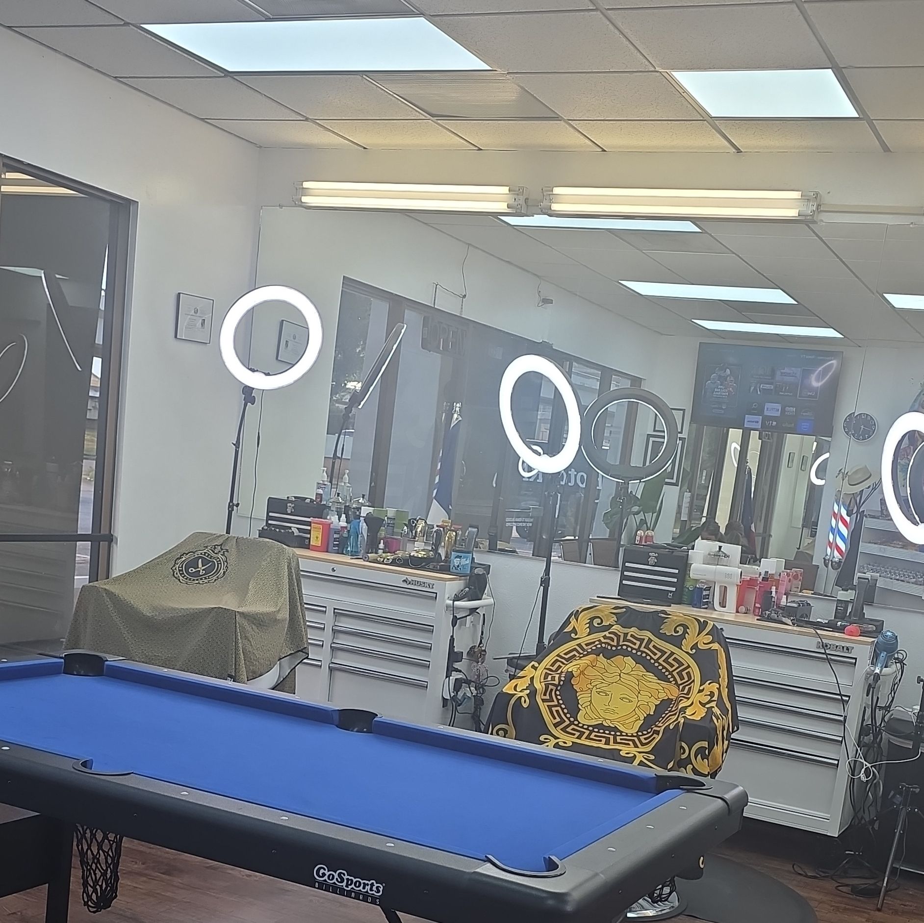 The Armadillo Studio Barbershop and Salón SVC