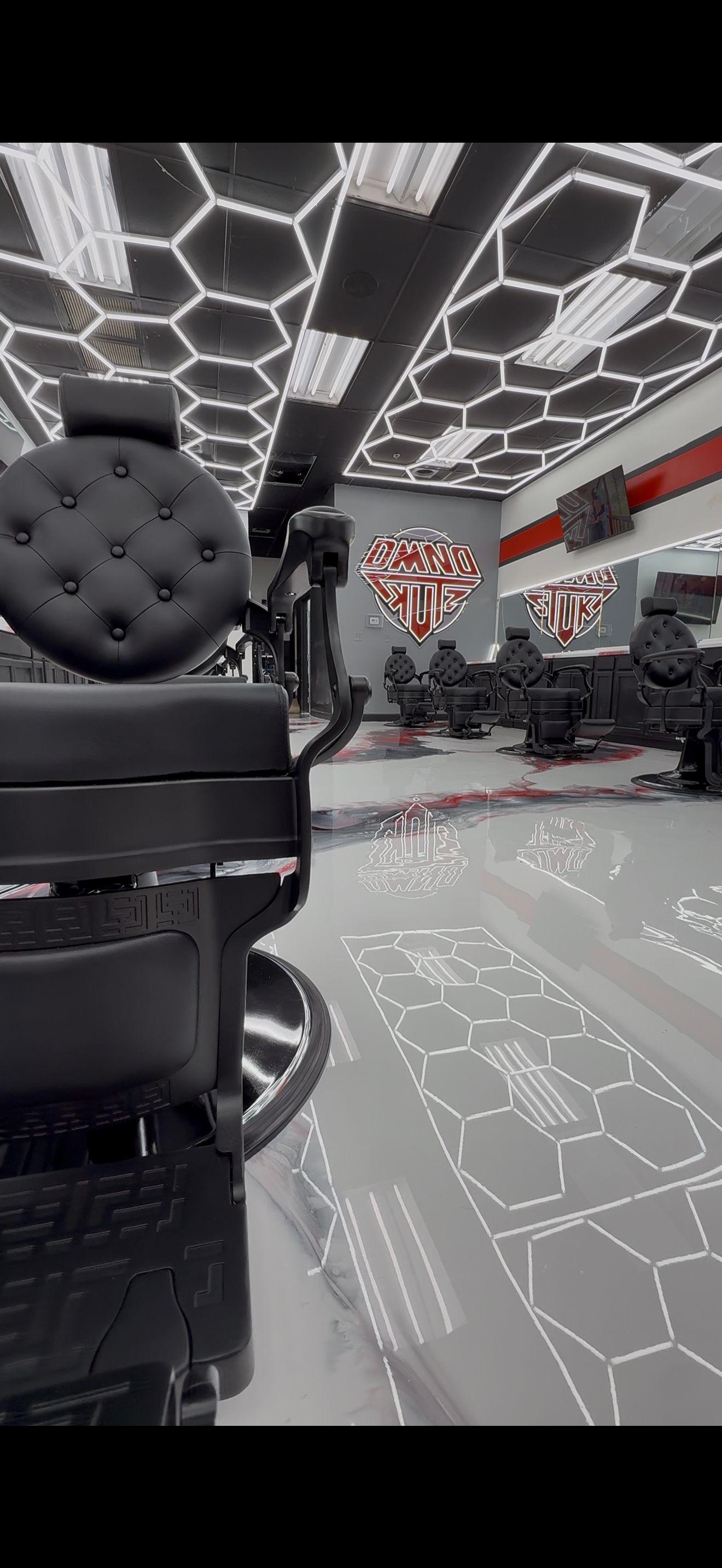 DMNDKutz Barbershop - Thomas