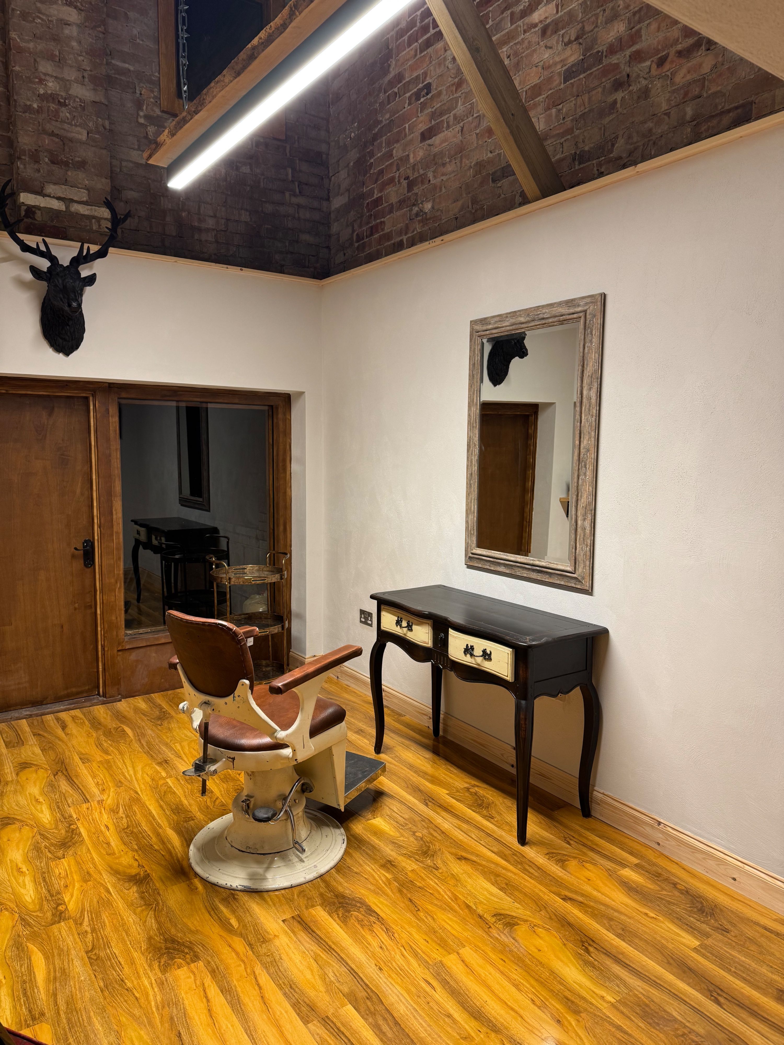 Bonds Barbershop - Barn Wellness