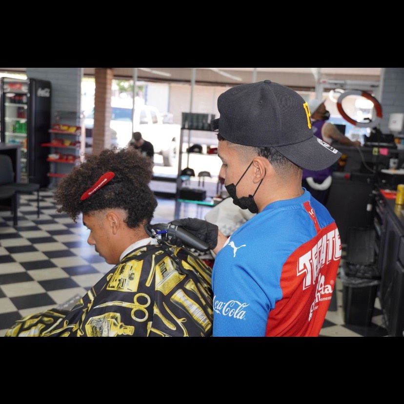 ChavaTheBarber