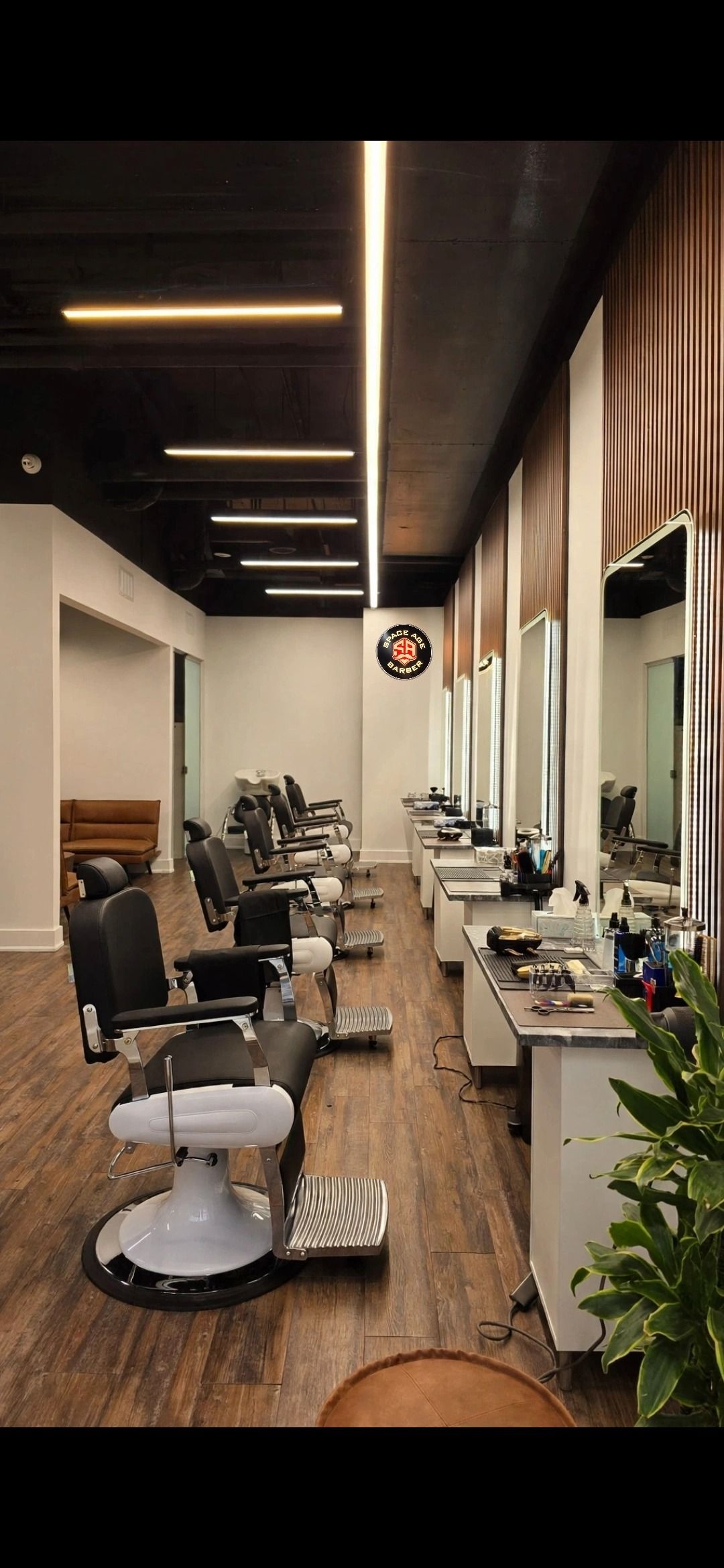 SPACE AGE BARBER 2