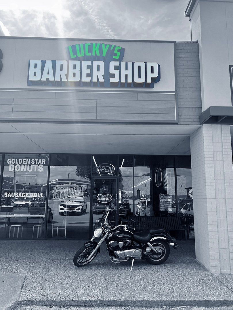Lucky's Barber Shop (Coit)