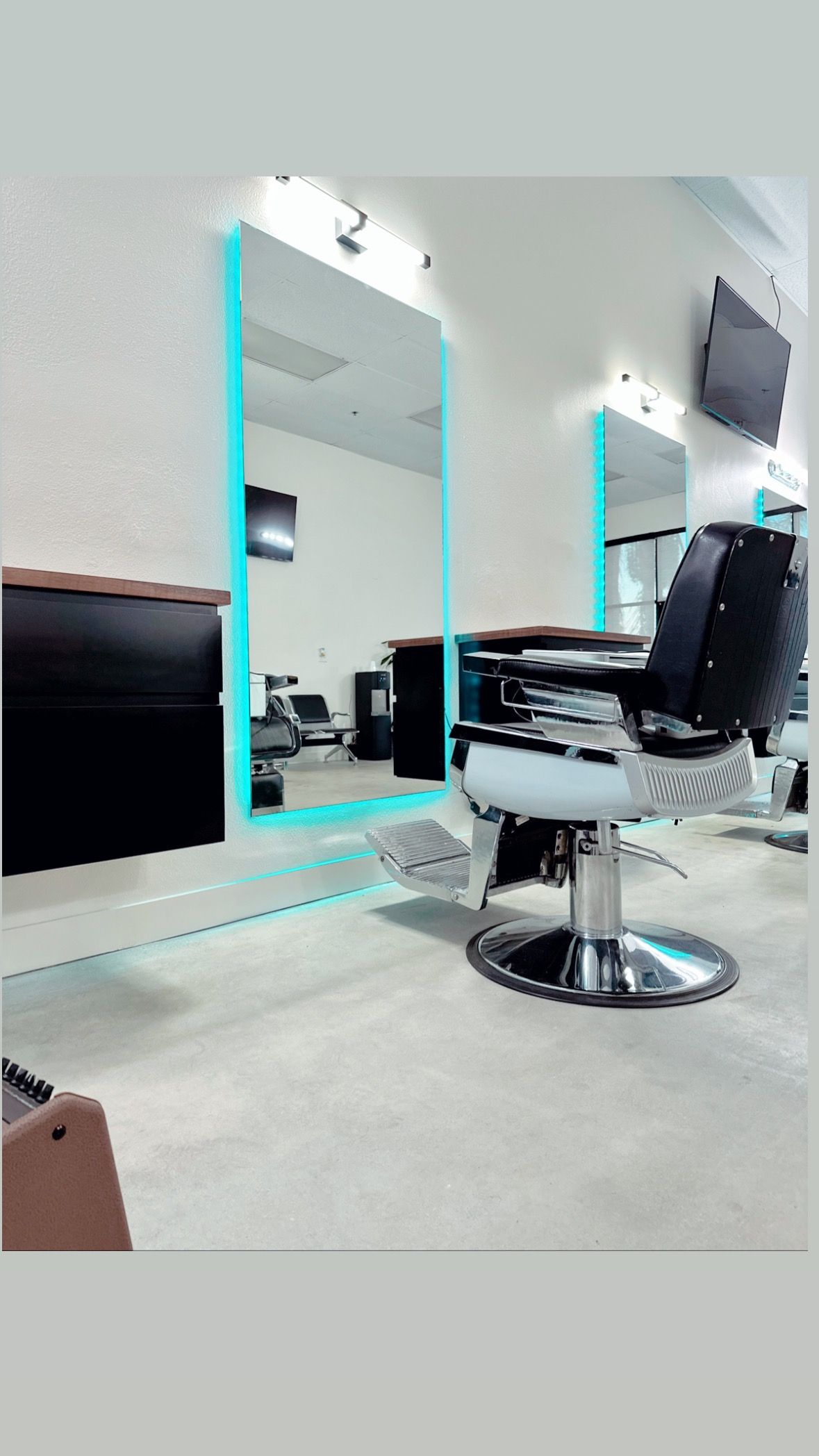 Compton Cuts Barbershop