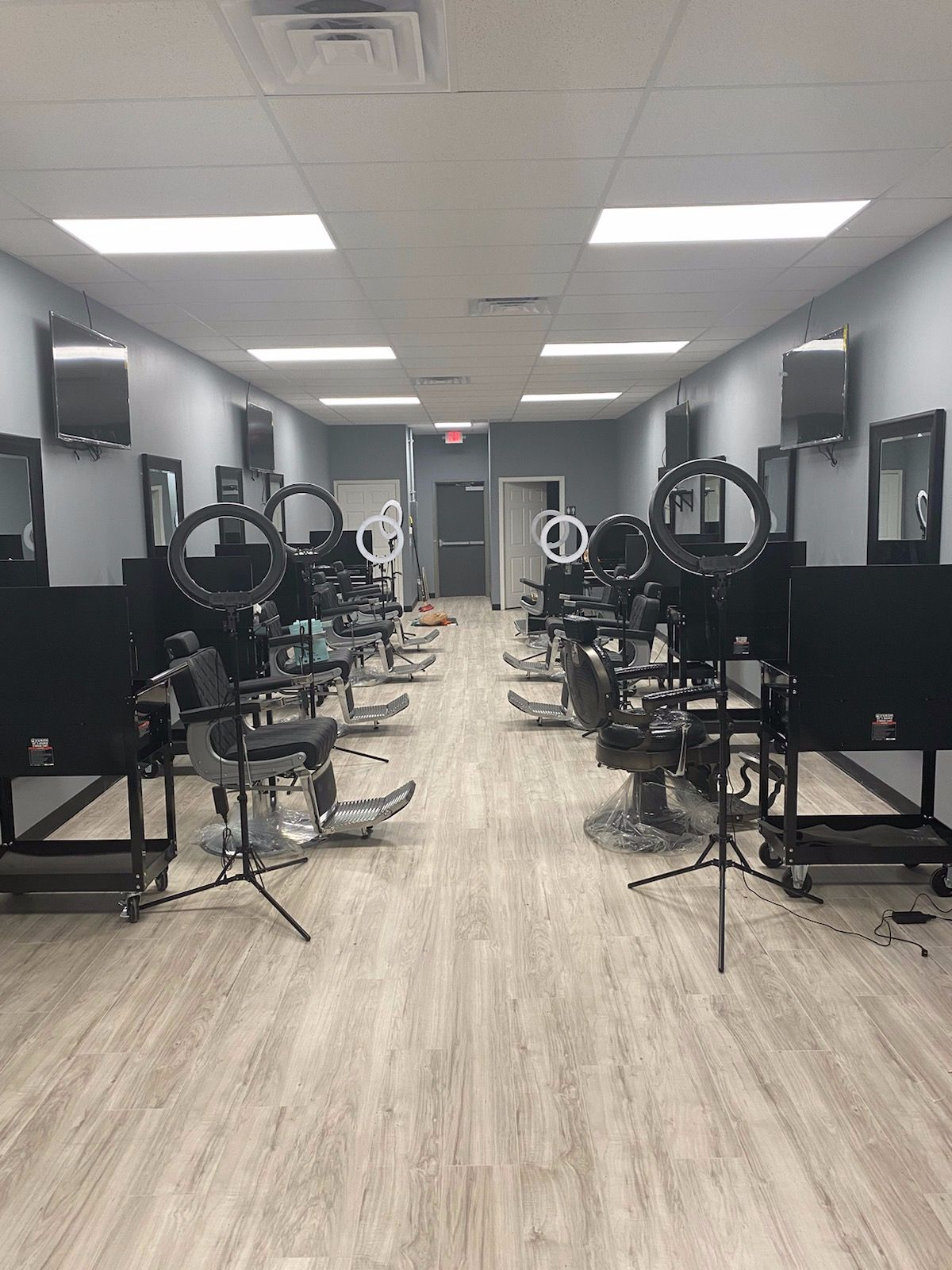 Mike's Barber Shop -  Porter