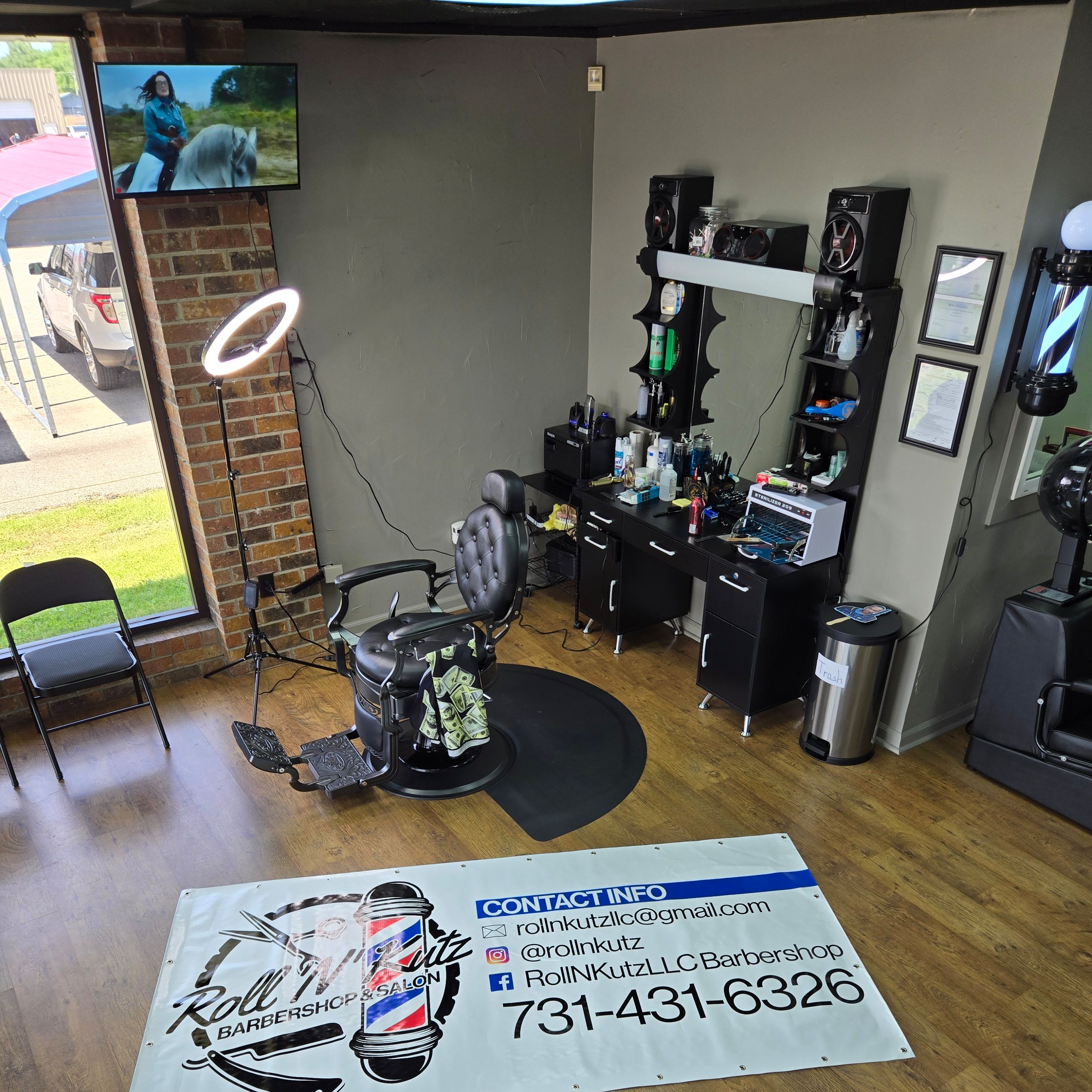 Roll'N'Kutz,LLC Barbershop