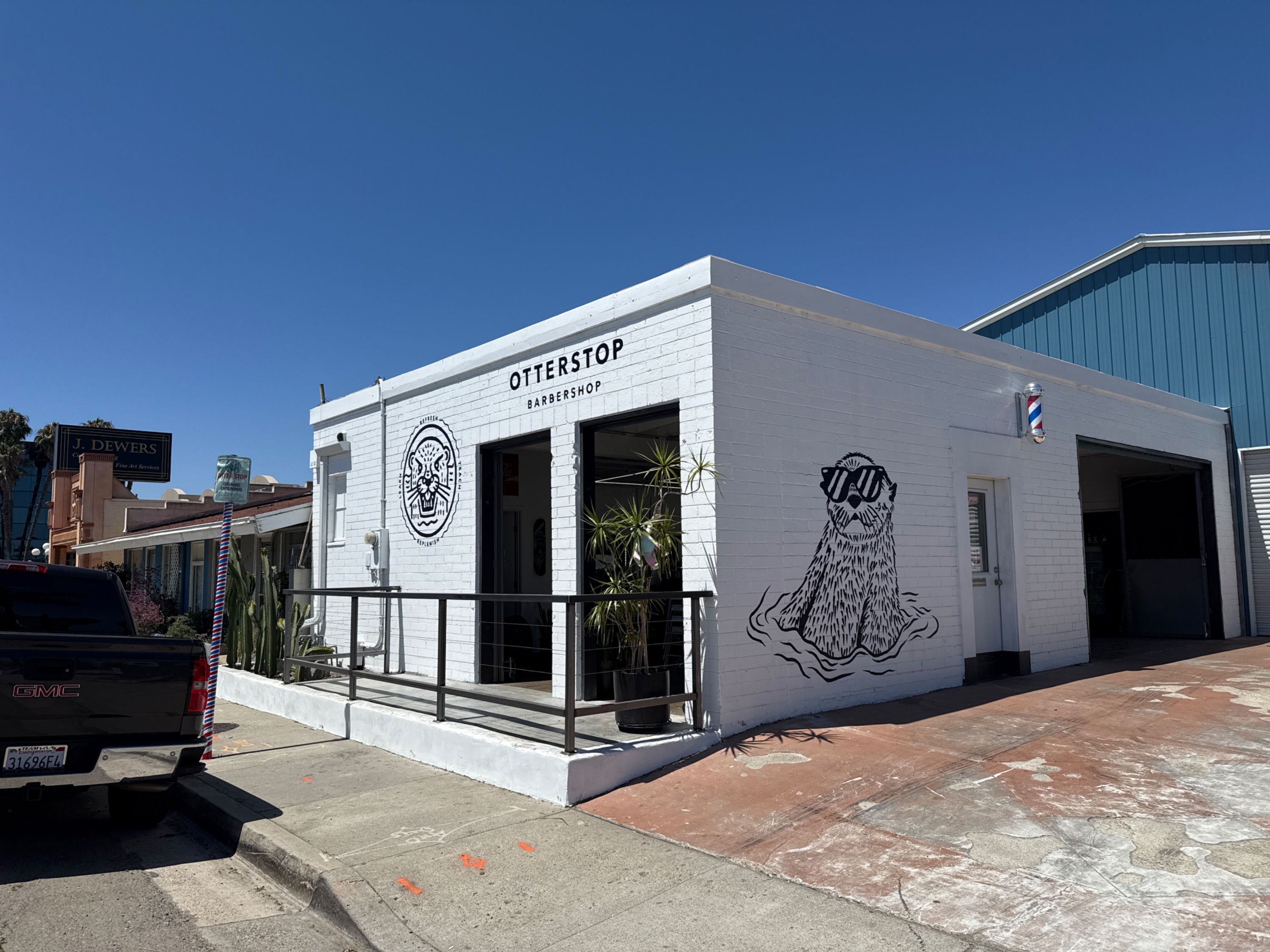 Otter Stop Barber Shop - Morena