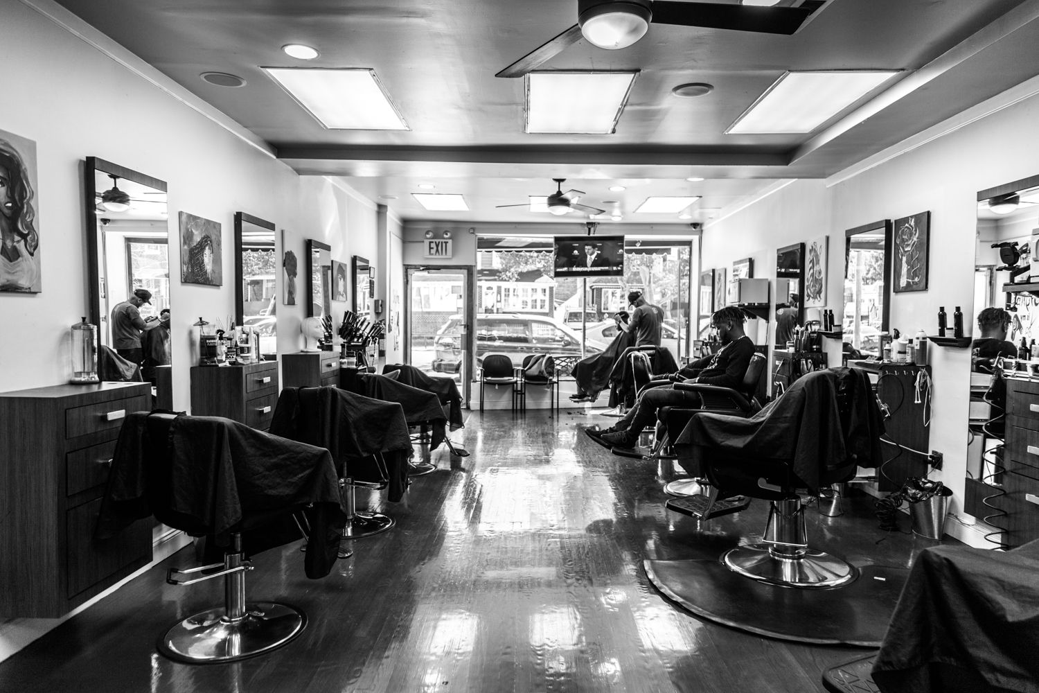 Lyfe Stylz Salon and Barbershop