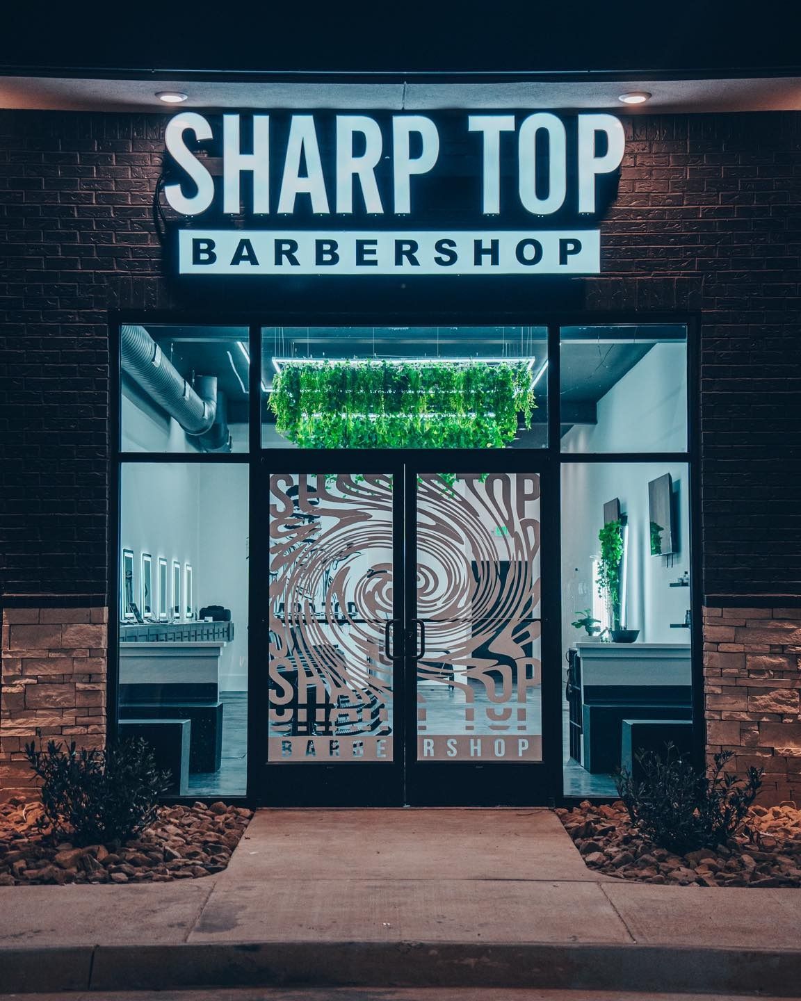 Sharp Top Barbershop - Rosedale
