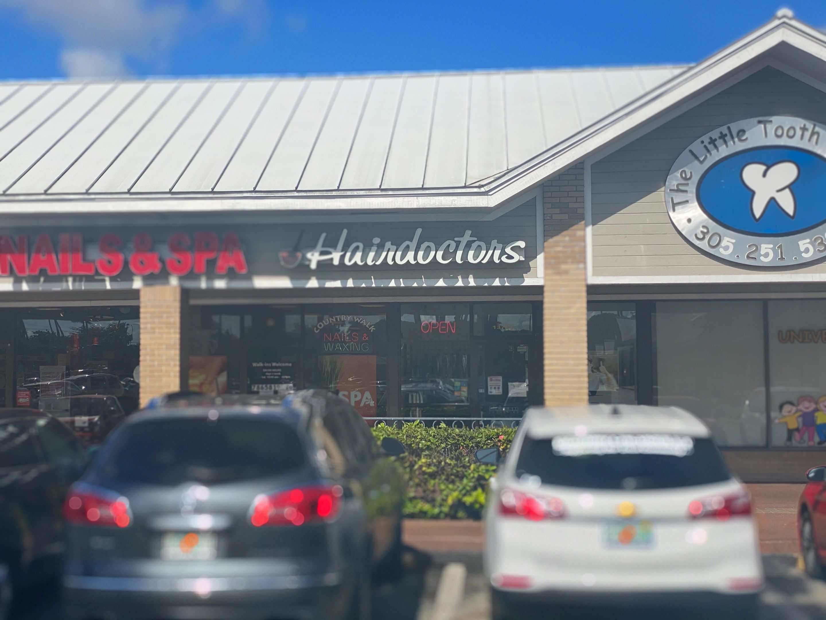 Hairdoctors Specialty Salons - Country Walk