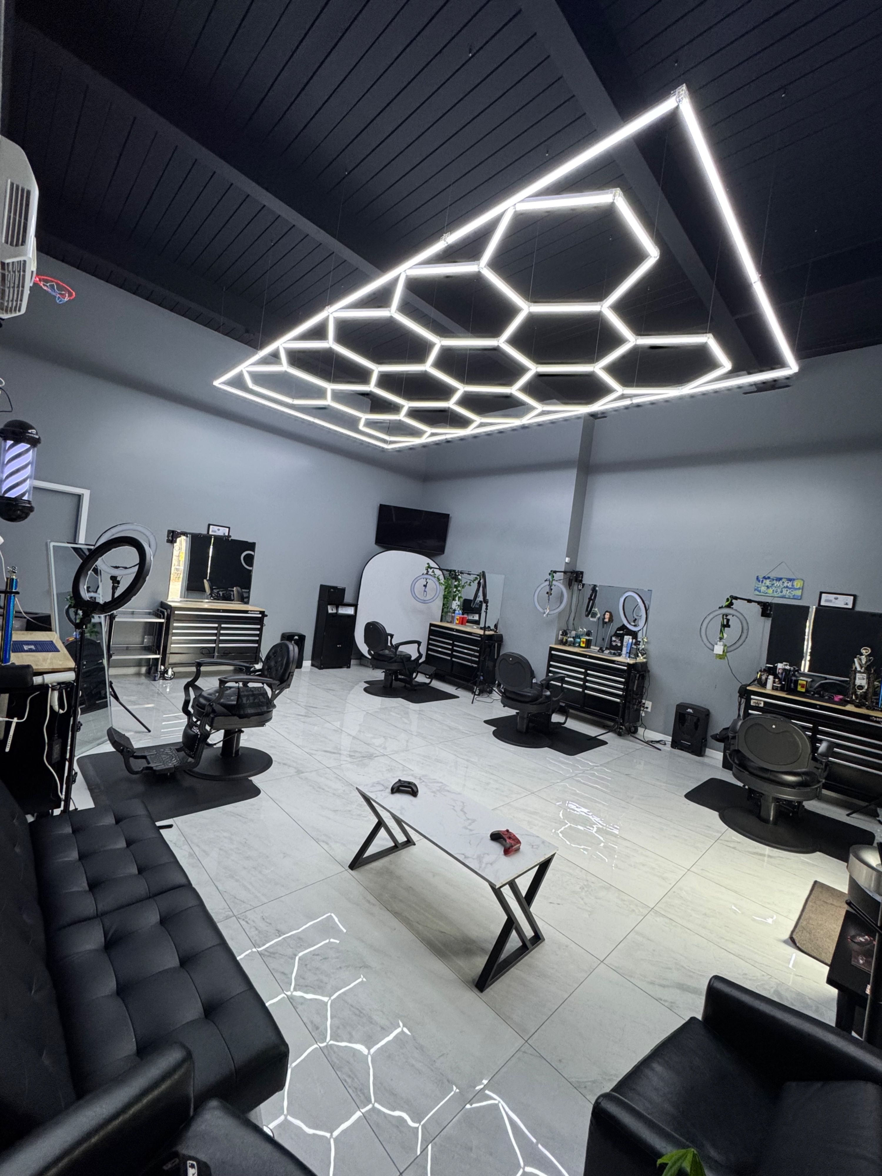 CEO barber lounge