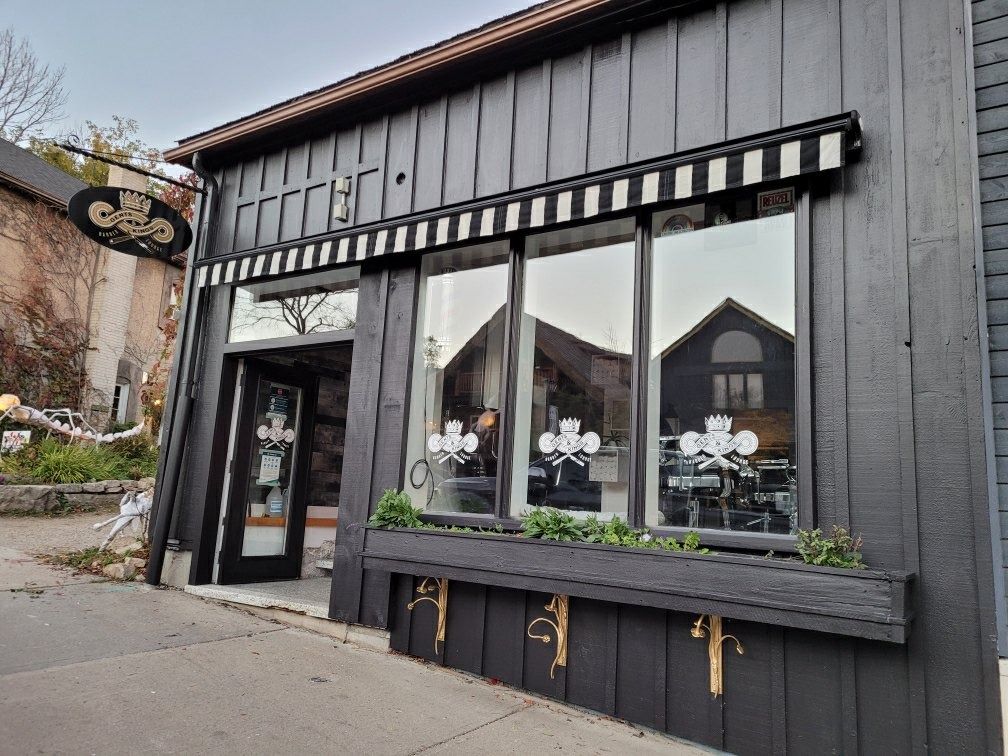 Gents & Kings Barberlounge - Elora